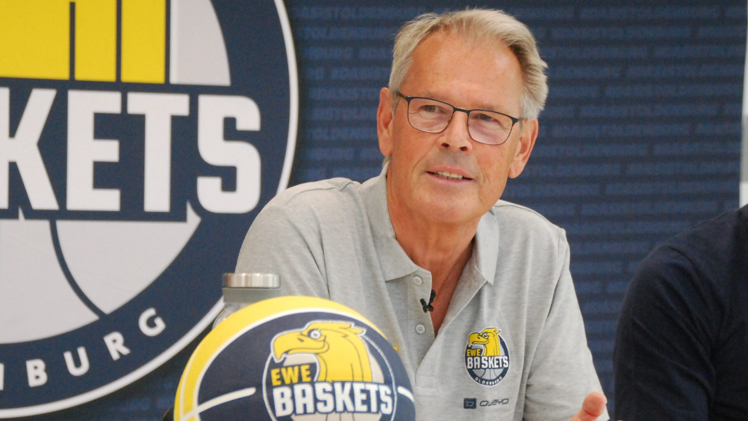 Ende einer Ära bei den EWE Baskets: Hermann Schüller gibt Geschäftsführung ab (und bleibt doch an Bord)